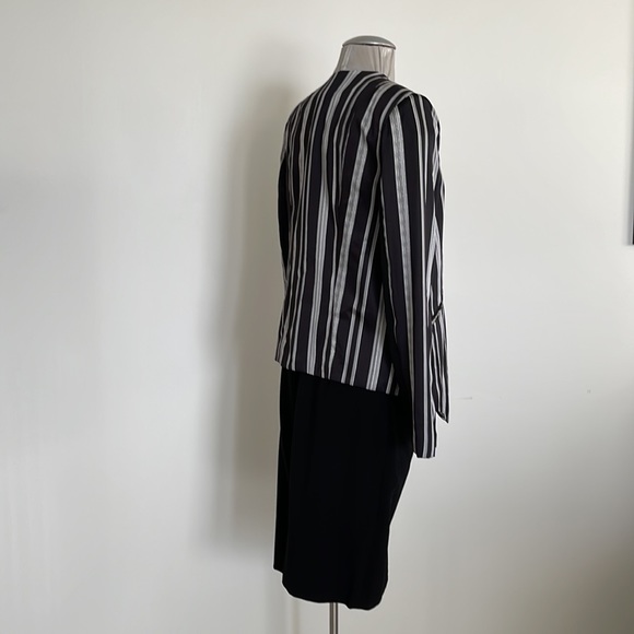NWT! BCBG size 6 jacket Black/White stripe satin - Picture 4 of 9